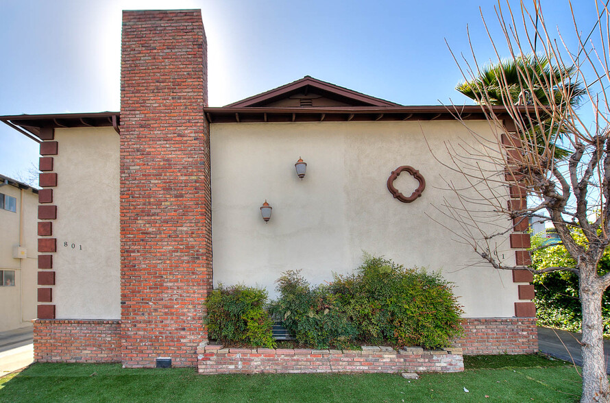 801 S Atlantic Blvd, Alhambra, CA à vendre - Photo de l’immeuble – Image 2 sur 6
