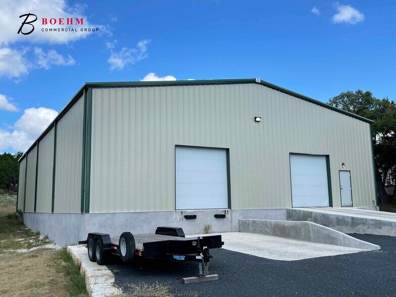 347 E FM 289, Comfort, TX à louer - Photo de l’immeuble – Image 2 sur 14