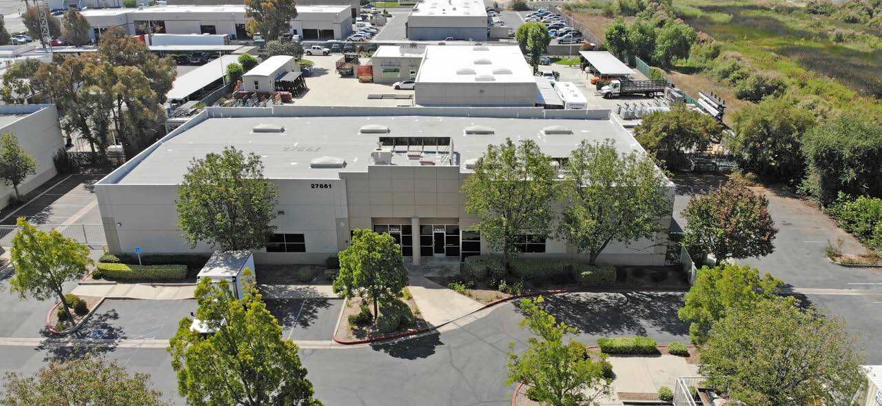 27661-27663 Commerce Center Dr, Temecula, CA à louer Photo de l’immeuble– Image 1 sur 4