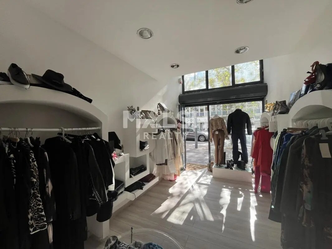 Local commercial dans Lyon à louer Photo de l’immeuble– Image 1 sur 5