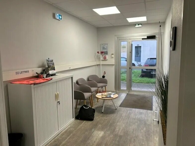 130 Rue Du Rempart, Tours à louer - Hall d’entrée – Image 2 sur 6