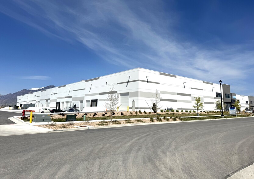 1950 N Canyon Creek Pkwy, Spanish Fork, UT à louer - Photo de l’immeuble – Image 2 sur 9