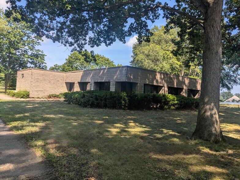 2526 Bypass Rd, Elkhart, IN à louer - Photo de l’immeuble – Image 1 sur 12