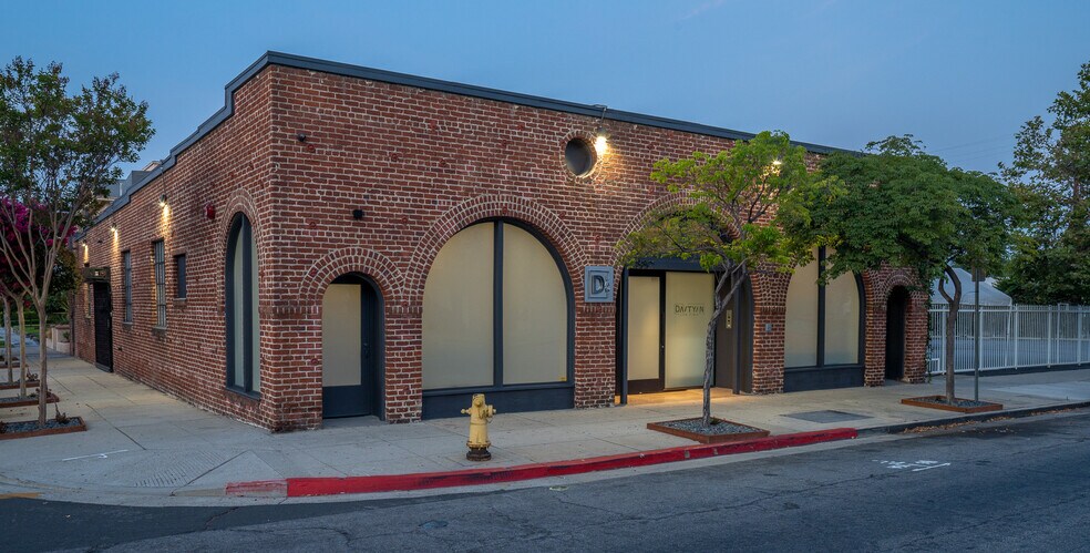 880 E Broadway, Glendale, CA à vendre - Photo de l’immeuble – Image 2 sur 25