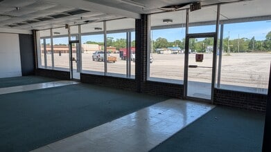 6100-6180 Broadway, Merrillville, IN à louer Photo intérieure– Image 1 sur 4