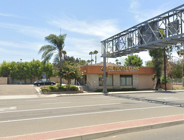 940 Grand Ave, Santa Ana, CA à louer - Photo de l’immeuble – Image 1 sur 5