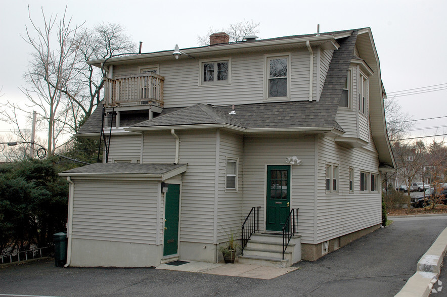 169 Dayton St, Ridgewood, NJ à louer - Photo de l’immeuble – Image 3 sur 3