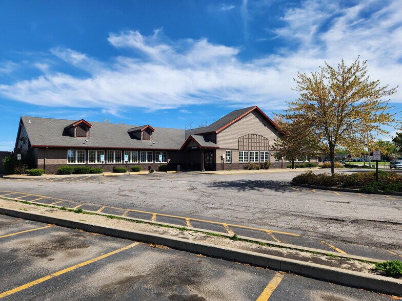1519 W River Rd N, Elyria, OH à louer - Photo de l’immeuble – Image 3 sur 10
