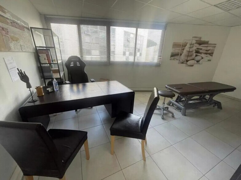 Bureau dans Cannes à louer - Photo de l’immeuble – Image 1 sur 7