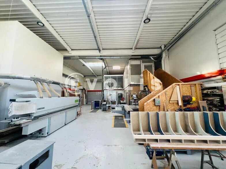 Local d'activités dans Torcy à vendre - Photo de l’immeuble – Image 2 sur 6