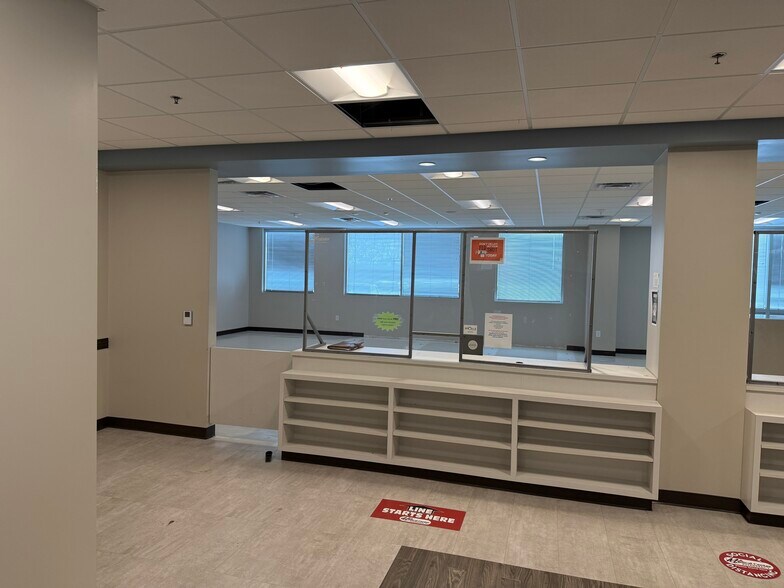1701 Veterans Dr, Florence, AL à louer - Photo de l’immeuble – Image 3 sur 13