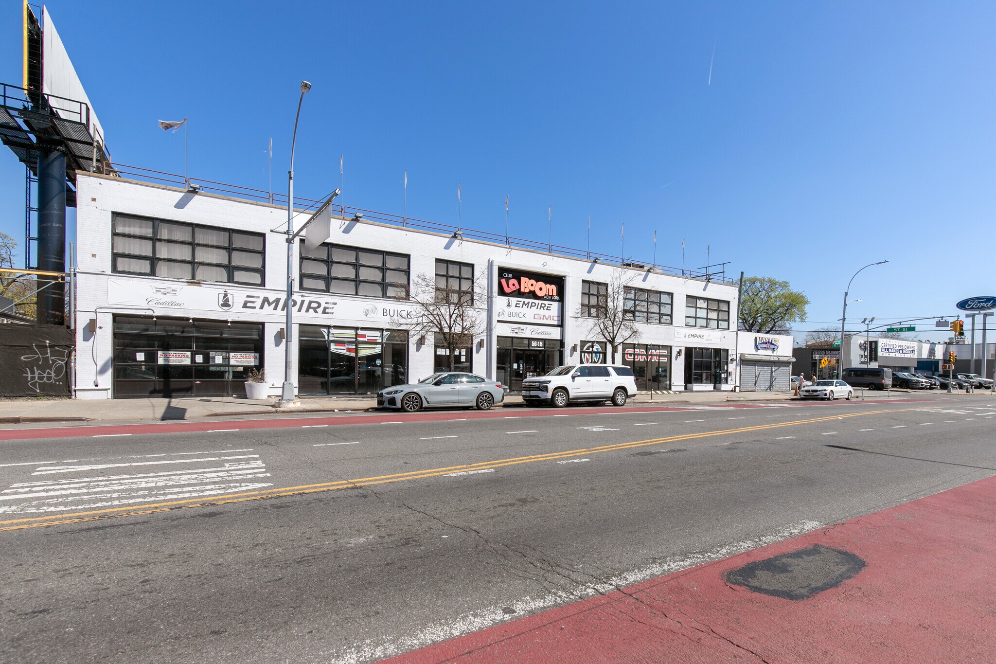 56-15 Northern Blvd, Woodside, NY à vendre Photo principale– Image 1 sur 16