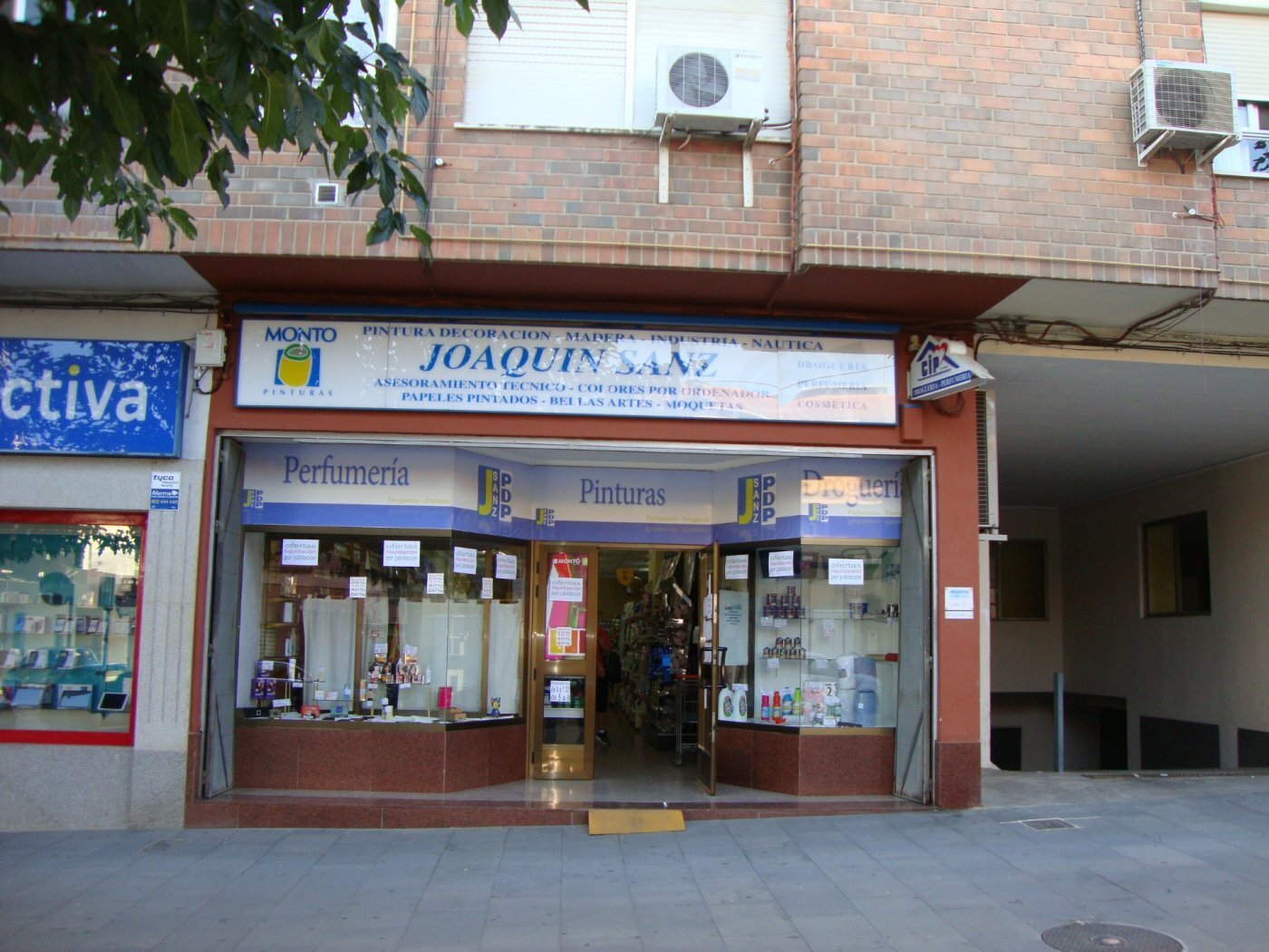 Local commercial dans Benifaió, Valencia à louer Photo de l’immeuble– Image 1 sur 8