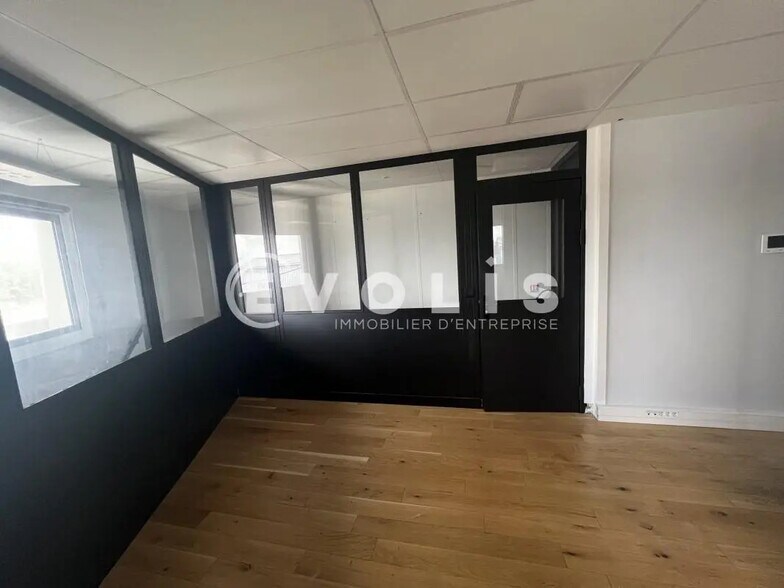 Bureau dans Champigny-sur-Marne à louer - Photo de l’immeuble – Image 3 sur 8