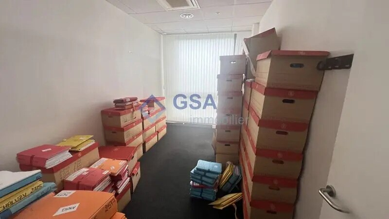 Bureau dans Évry-Courcouronnes à vendre - Photo intérieure – Image 3 sur 8