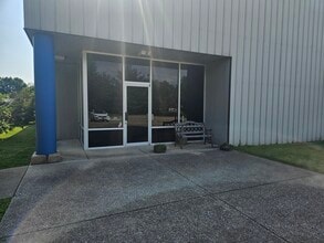 9845 Hedden Rd, Evansville, IN à vendre Photo intérieure– Image 1 sur 15