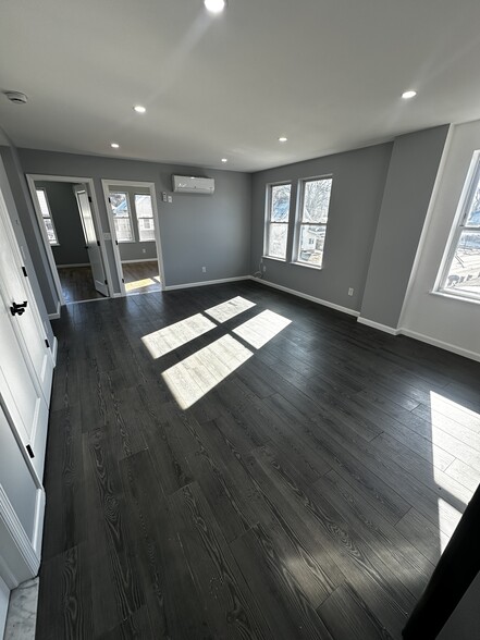1468-1472 Baldwin St, Waterbury, CT à vendre - Photo de l’immeuble – Image 3 sur 14