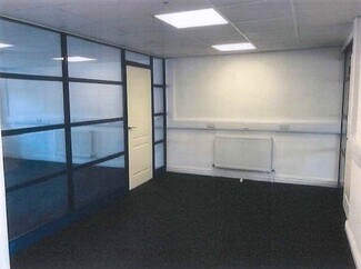 Plus de détails pour 32 Walmley Rd, Sutton Coldfield - Bureau à louer