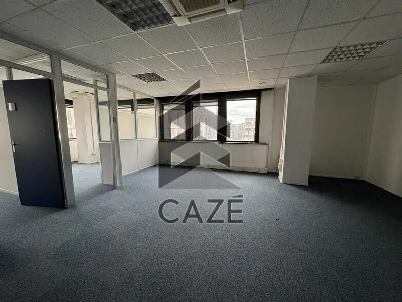 Bureau dans Bordeaux à vendre - Photo de l’immeuble – Image 3 sur 4