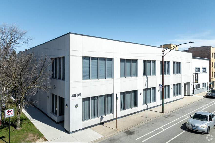4839 N Elston Ave, Chicago, IL à louer - Photo de l’immeuble – Image 1 sur 4