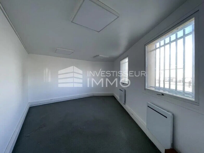 Local d’activités dans Sainte-Geneviève-des-Bois à louer - Photo intérieure – Image 2 sur 15