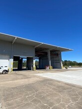 22535 N Highway 288B, Angleton, TX à louer Photo de l’immeuble– Image 1 sur 4