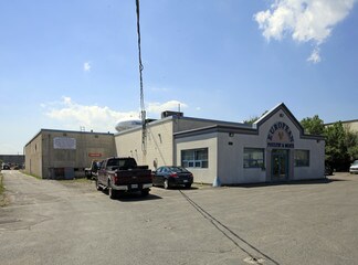 Plus de détails pour 130 Manville Rd, Toronto, ON - Industriel/Logistique à vendre
