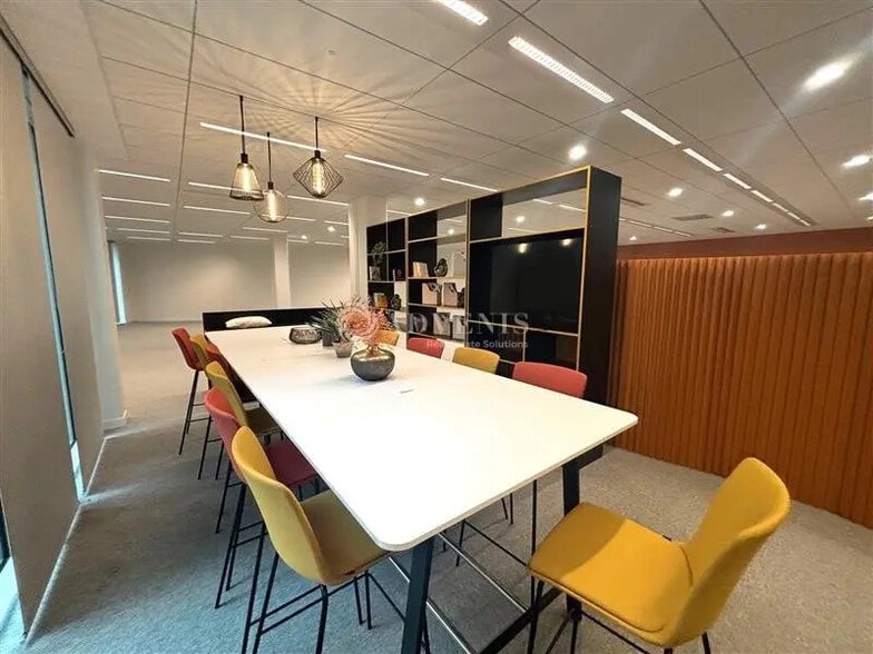 Bureau dans Fontenay-sous-Bois à louer - Photo de l’immeuble – Image 3 sur 7