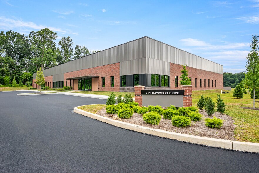 713 Haywood Dr, Exton, PA à louer - Photo de l’immeuble – Image 2 sur 4