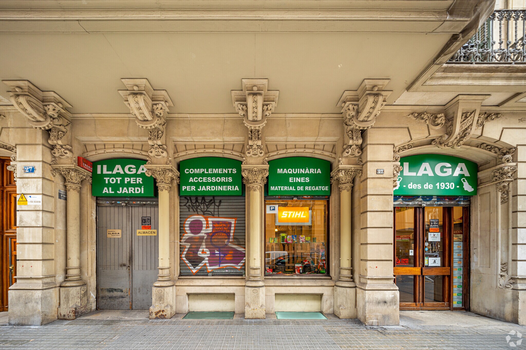 Local commercial dans Barcelone, Barcelona à louer Photo de l’immeuble– Image 1 sur 4