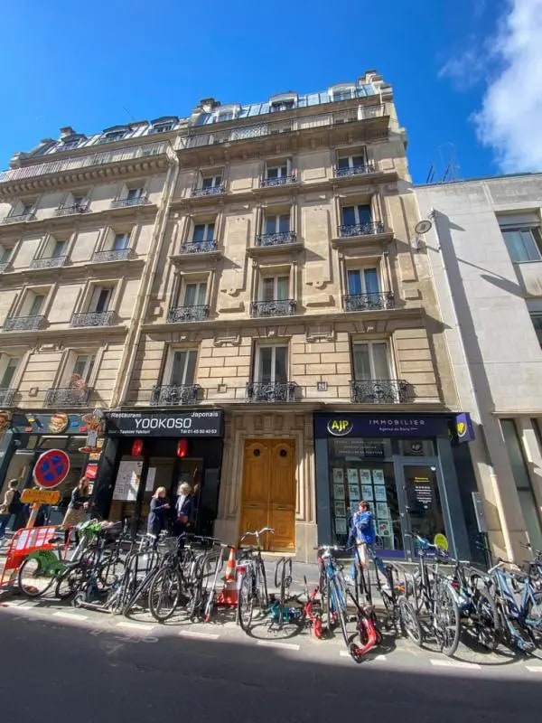 Local commercial dans Paris à louer Photo de l’immeuble– Image 1 sur 7