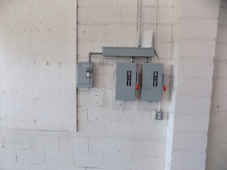 1544 S Main St, Ottawa, KS à vendre - Photo de l’immeuble – Image 3 sur 16