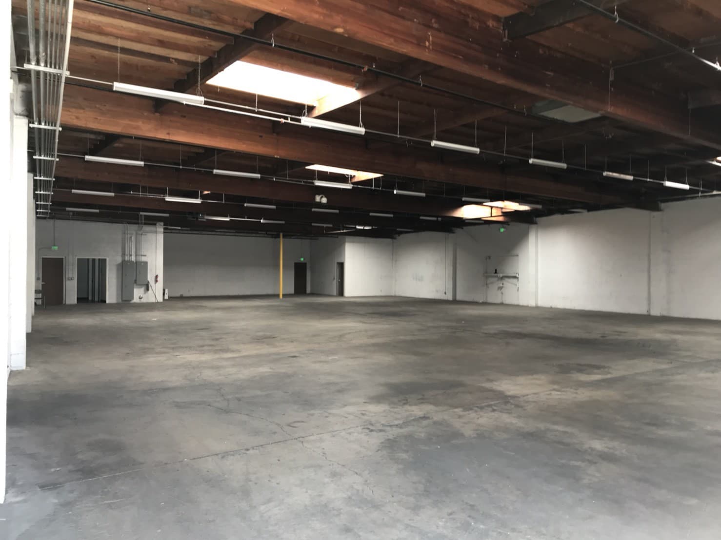 15401-15405 S San Pedro St, Gardena, CA à vendre Photo intérieure– Image 1 sur 3
