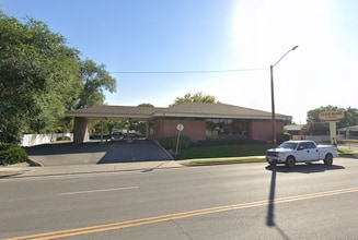 159 W Center St, Midvale, UT à louer Photo de l’immeuble– Image 1 sur 11