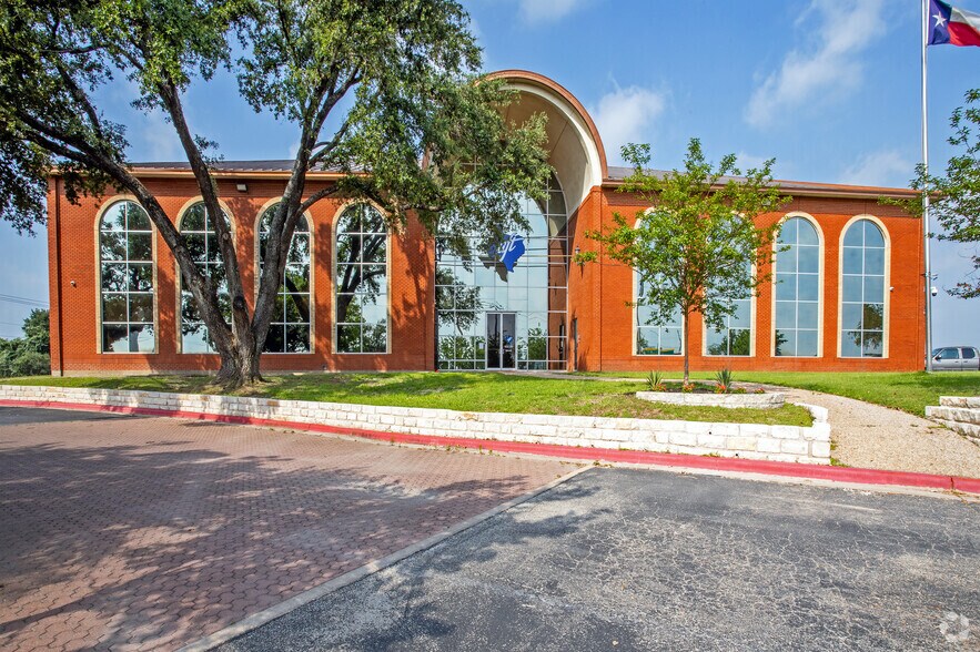 912 Bastrop Hwy, Austin, TX à louer - Photo de l’immeuble – Image 2 sur 17