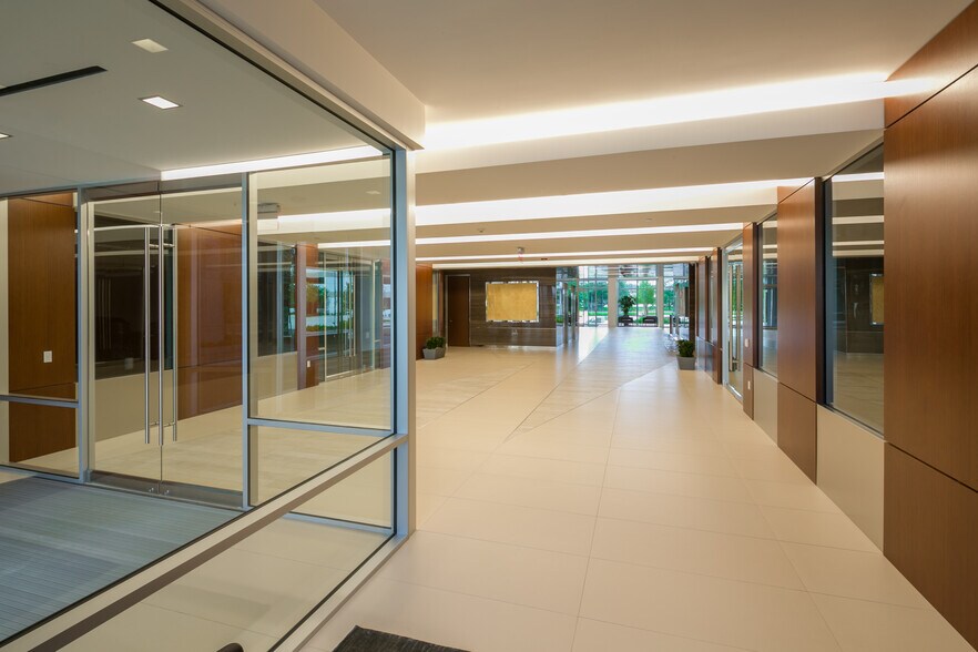 25700 Interstate 45, Spring, TX à louer - Photo intérieure – Image 3 sur 16