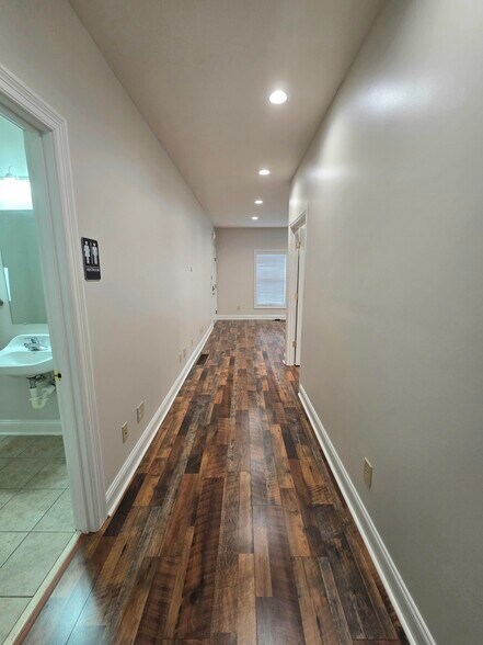 213 S Main St, Nicholasville, KY à louer - Photo de l’immeuble – Image 3 sur 10