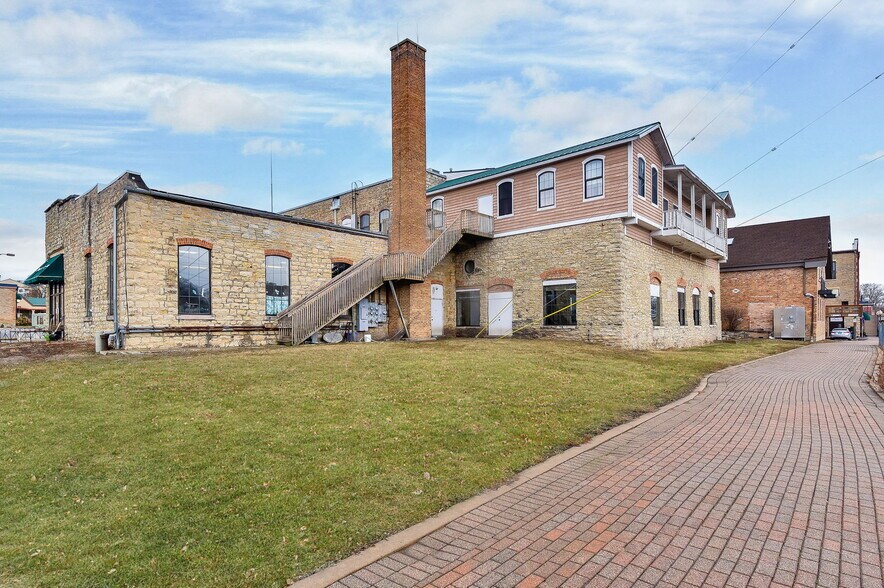 30 S Shumway Ave, Batavia, IL à louer - Photo de l’immeuble – Image 3 sur 65