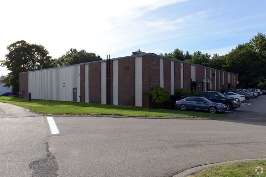 48 Brooks Dr, Braintree, MA à vendre - Photo principale – Image 1 sur 11
