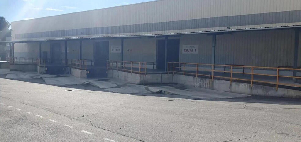 Industriel/Logistique dans Vitrolles à vendre - Photo de l’immeuble – Image 3 sur 5