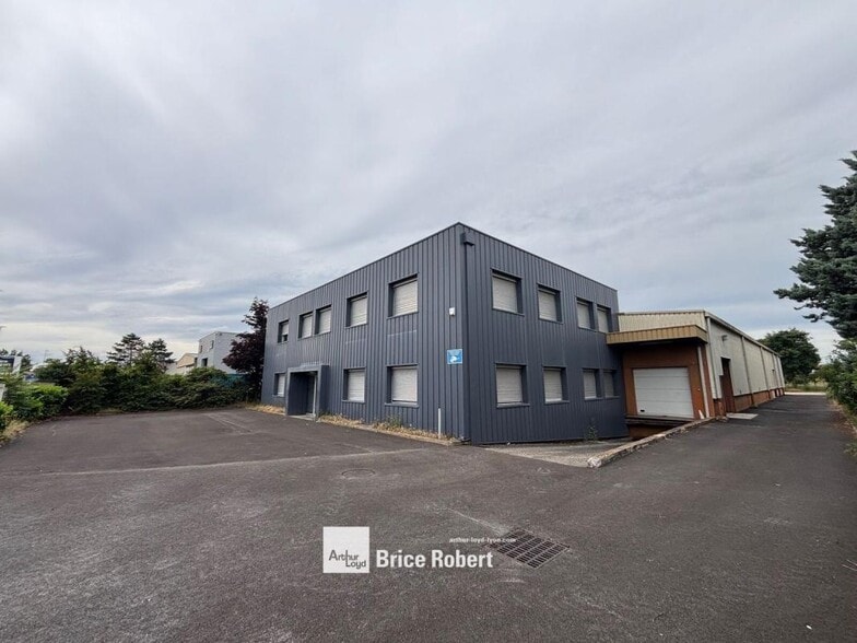 21 Rue Lavoisier, Chassieu à louer - Photo de l’immeuble – Image 1 sur 8