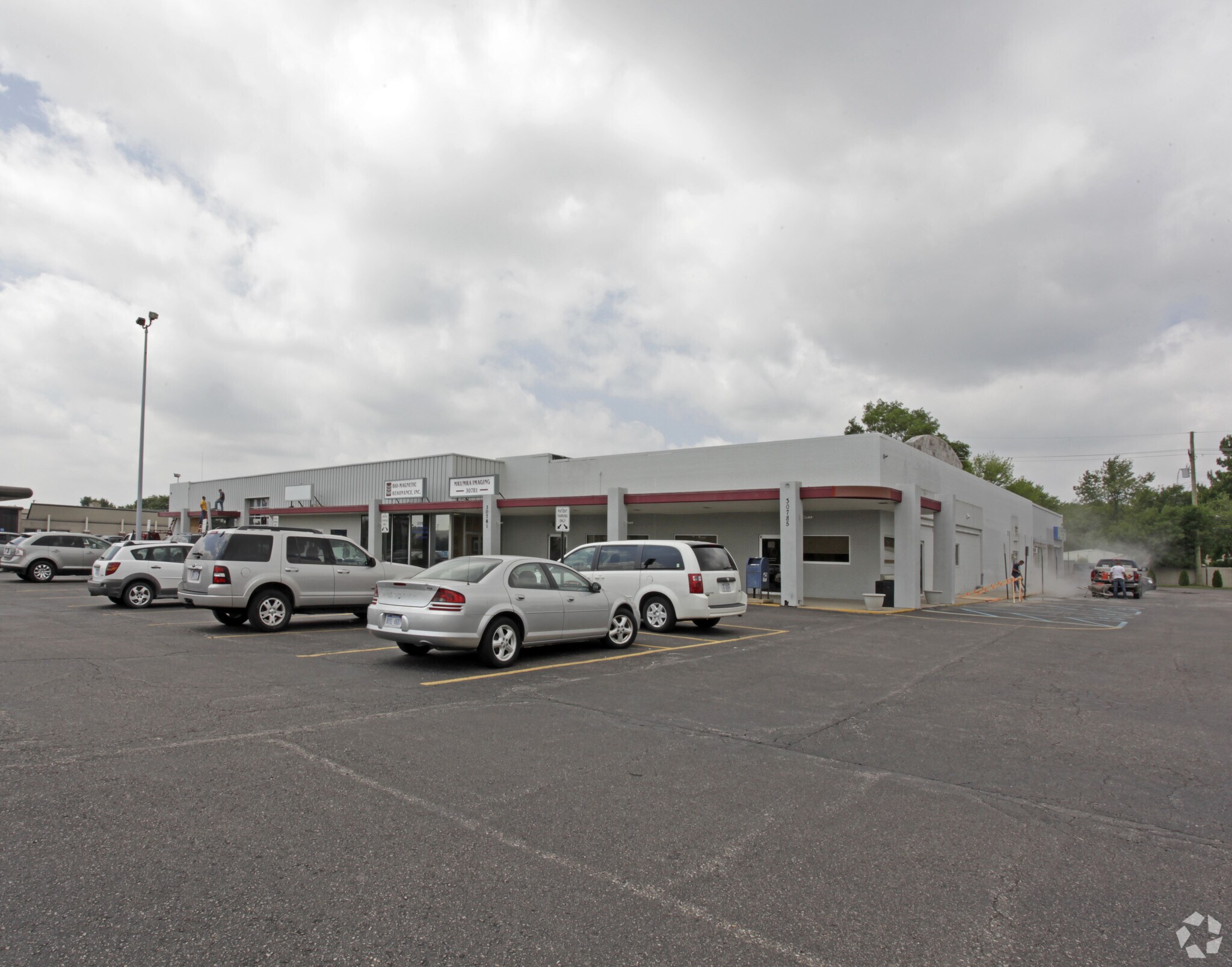 30773-30785 Stephenson Hwy, Madison Heights, MI à vendre Photo principale– Image 1 sur 9