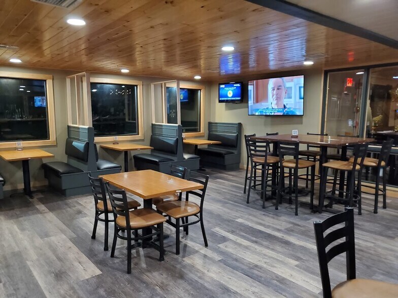 443 Worcester Rd, Charlton, MA à vendre - Photo de l’immeuble – Image 3 sur 15