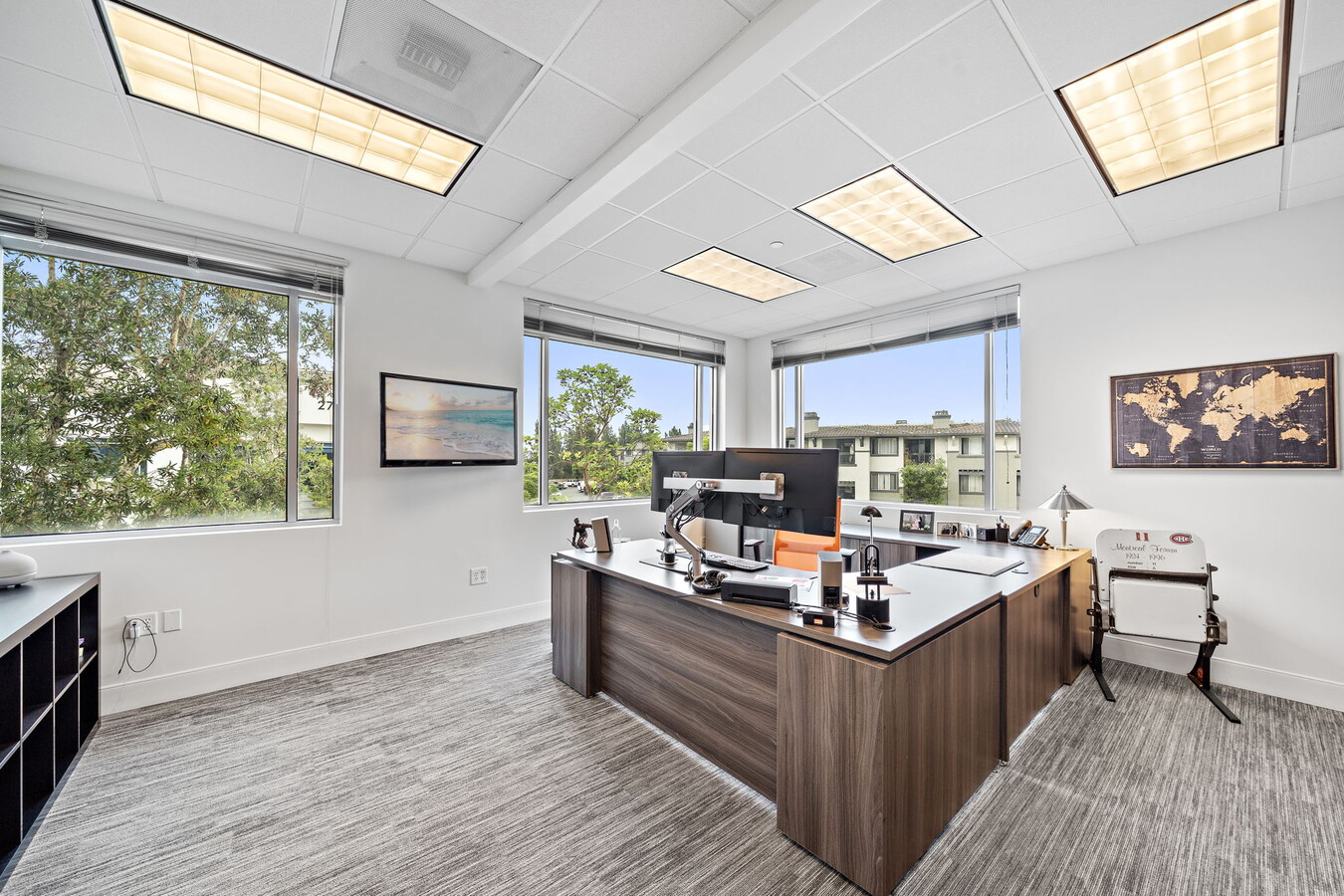27432 Aliso Creek Rd, Aliso Viejo, CA 92656 - Lot 200 -  - Photo intérieure - Image 1 of 9