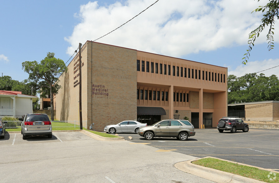 1009 40th St E, Austin, TX à louer - Photo de l’immeuble – Image 1 sur 3