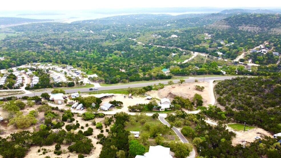 1340 Hinch Dr, New Braunfels, TX à vendre - Photo principale – Image 1 sur 65