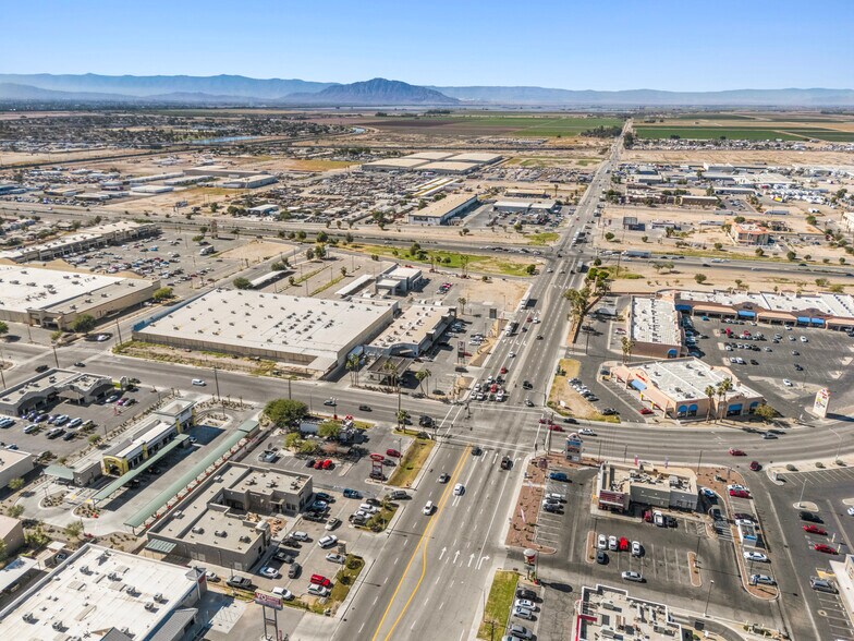 203 E Cole Rd, Calexico, CA à vendre - Photo de l’immeuble – Image 3 sur 27