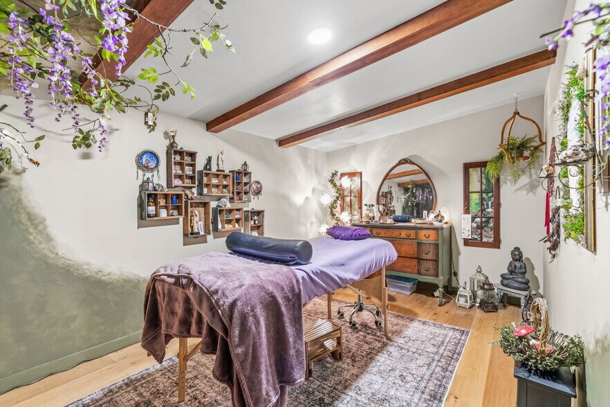 2342 Seneca St, Buffalo, NY à vendre - Photo de l’immeuble – Image 3 sur 28