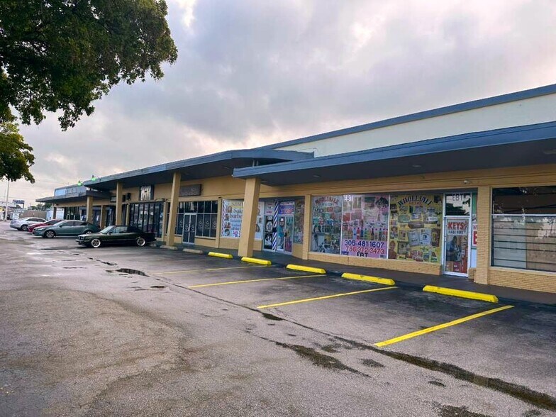 13621-13641 NW 7th Ave, Miami, FL à louer - Photo de l’immeuble – Image 3 sur 10