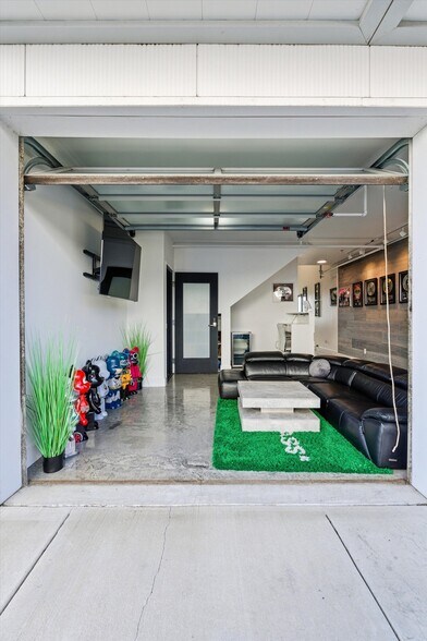 370 Herron Dr, Nashville, TN à vendre - Photo de l’immeuble – Image 3 sur 40